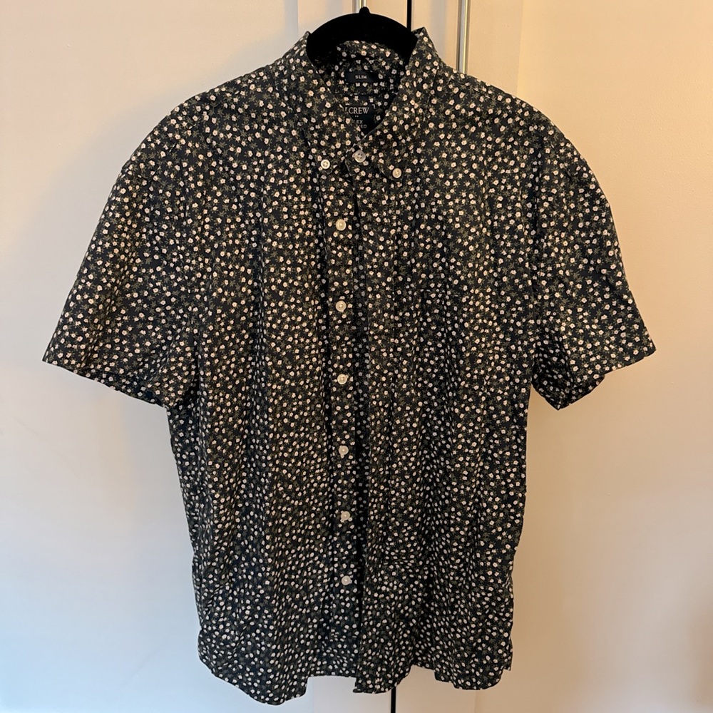 Multicolor JCrew floral shirt 👕